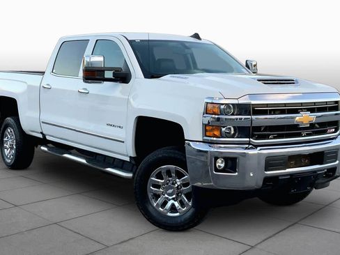 Used 2018 Chevrolet Silverado 2500 LTZ w/ Duramax Plus Package AWD/4WD image 3
