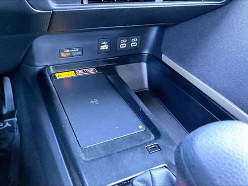 Used 2025 Toyota Camry LE image 30