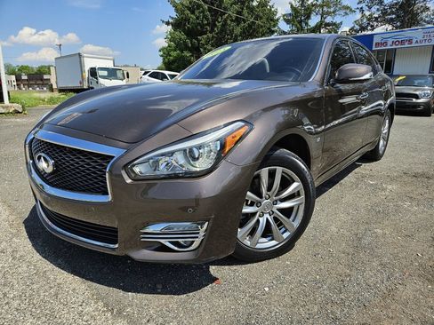 Used 2015 INFINITI Q70 3.7 AWD/4WD image 1