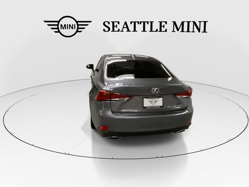 Used 2017 Lexus IS 300 AWD image 9