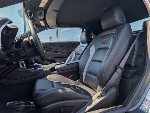 Used 2016 Chevrolet Camaro SS RWD image 5