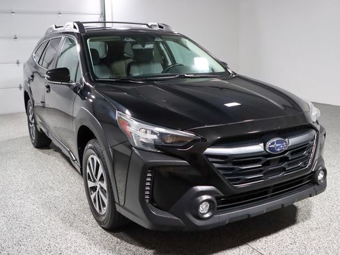 Used 2023 Subaru Outback Premium AWD/4WD image 5