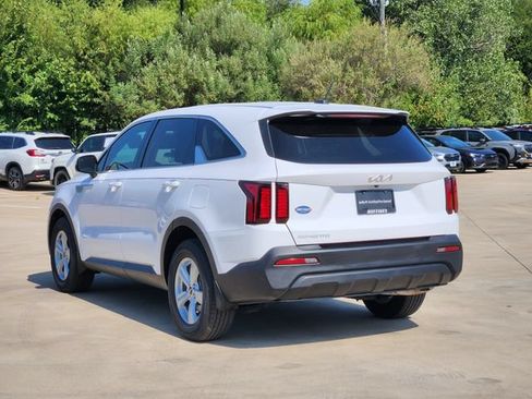Certified 2023 Kia Sorento LX FWD image 5