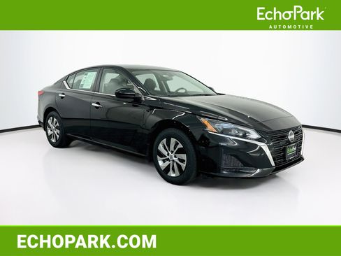 Used 2023 Nissan Altima 2.5 S FWD image 1