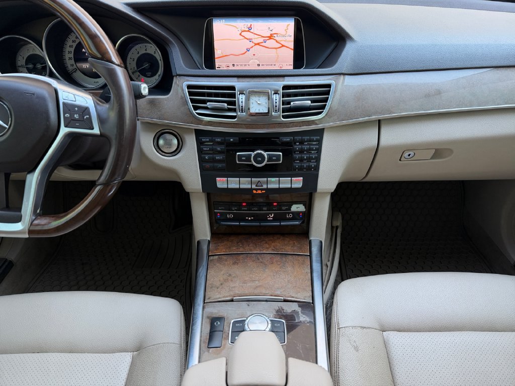 Used 2014 Mercedes-Benz E 350 4MATIC Sedan image 27