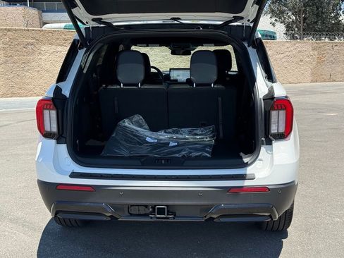 New 2026 Ford Explorer ST-Line w/ ST-Line Street Pack RWD image 15