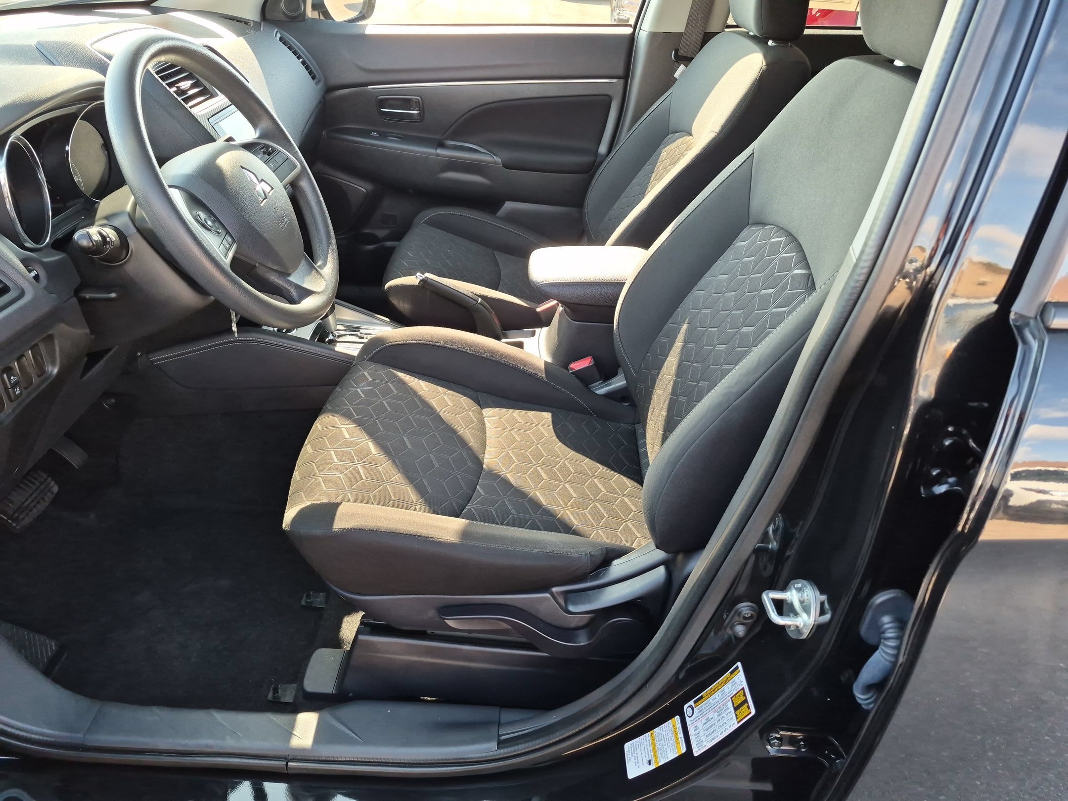 Used 2025 Mitsubishi Outlander Sport ES AWD/4WD image 13