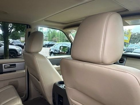 Used 2013 Ford Expedition XLT AWD/4WD image 18