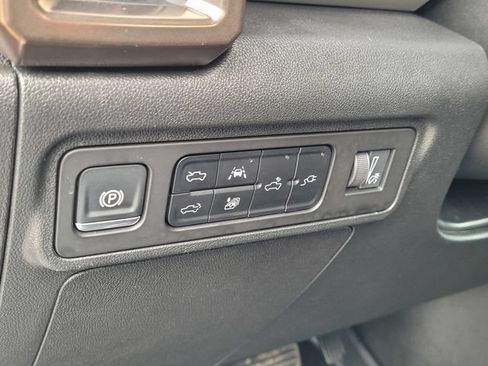 Certified 2025 GMC Hummer EV 2X AWD/4WD image 17