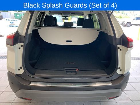 Used 2023 Nissan Rogue SV AWD/4WD image 9