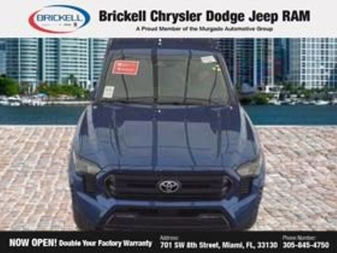 Used 2025 Toyota Tacoma SR5 AWD/4WD image 7
