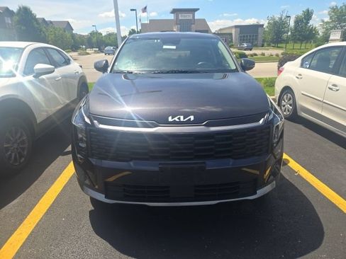 Used 2026 Kia Sportage LX FWD image 2