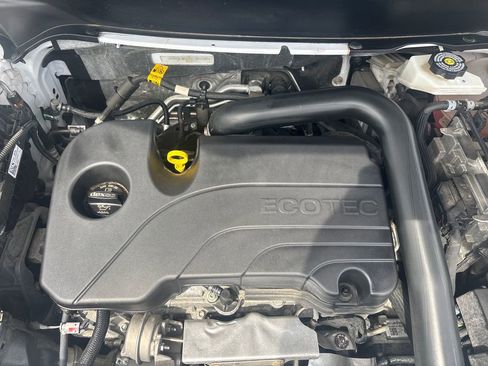 Used 2024 GMC Terrain SLE w/ Driver Convenience Package image 26