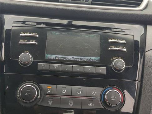 Used 2015 Nissan Rogue S FWD image 13