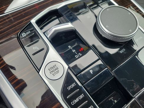 New 2025 BMW X7 xDrive40i w/ M Sport Package image 8