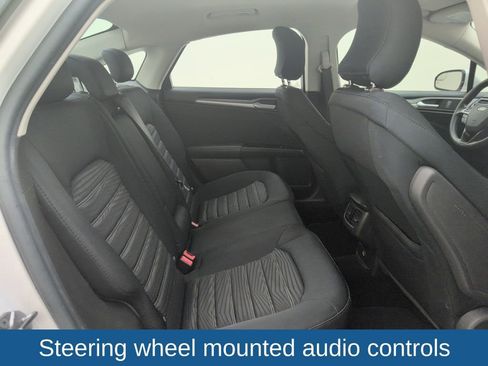Used 2016 Ford Fusion SE image 16