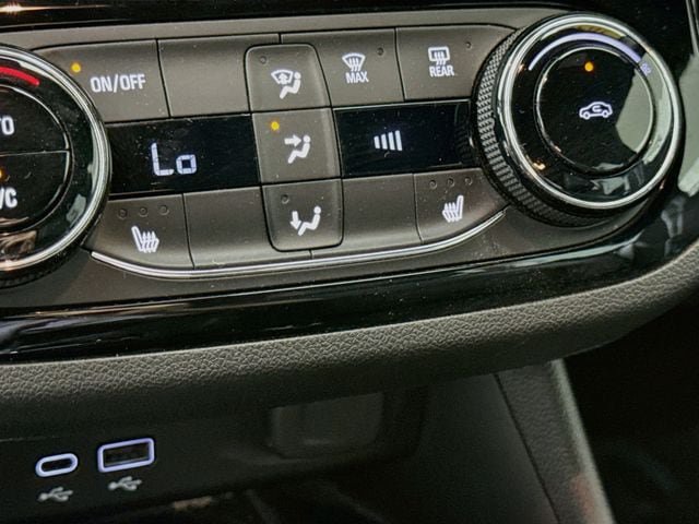 Used 2025 Buick Envista Sport Touring w/ Convenience I Package FWD image 20