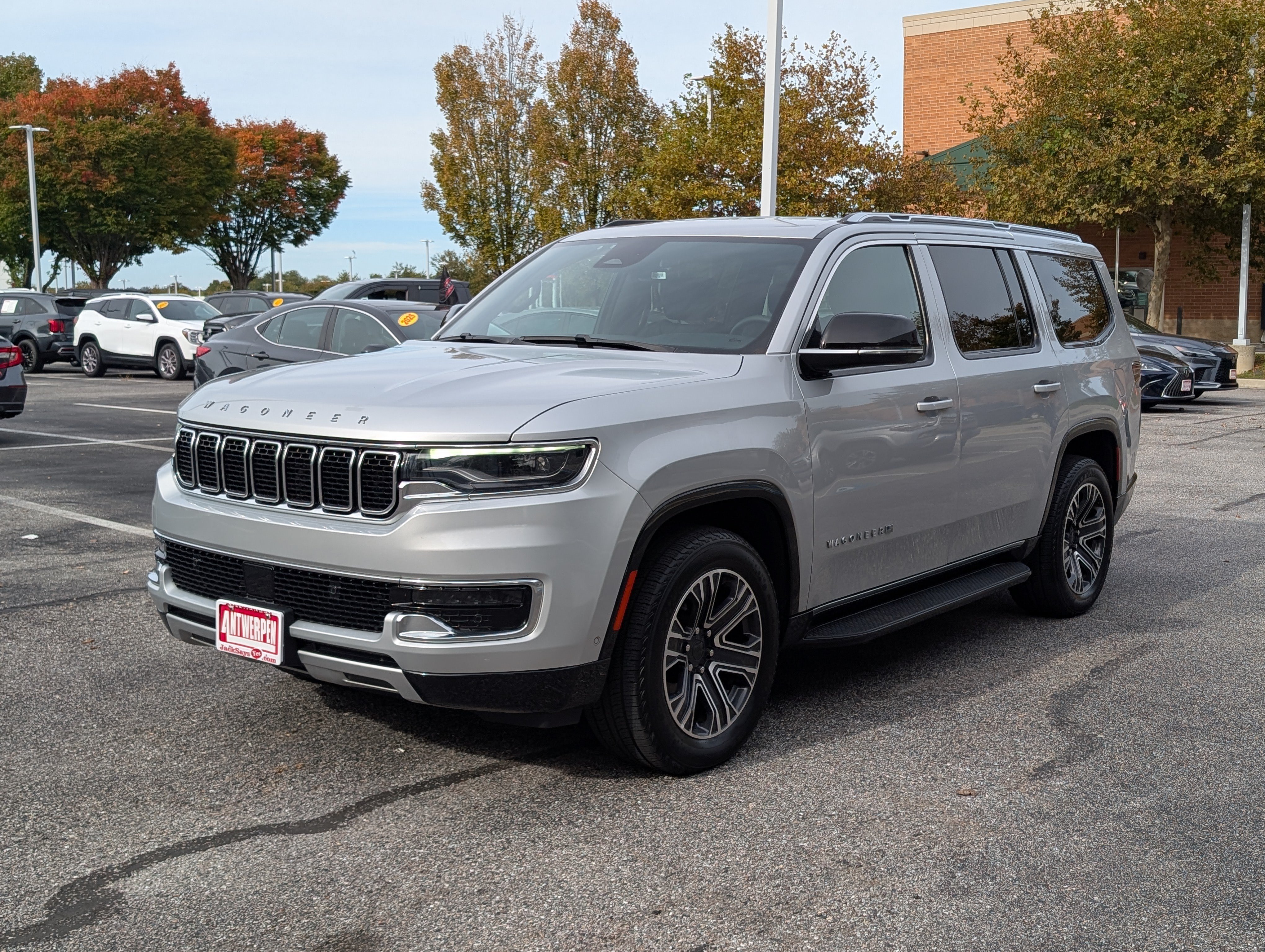 Used 2024 Jeep Wagoneer Series II AWD/4WD image 7
