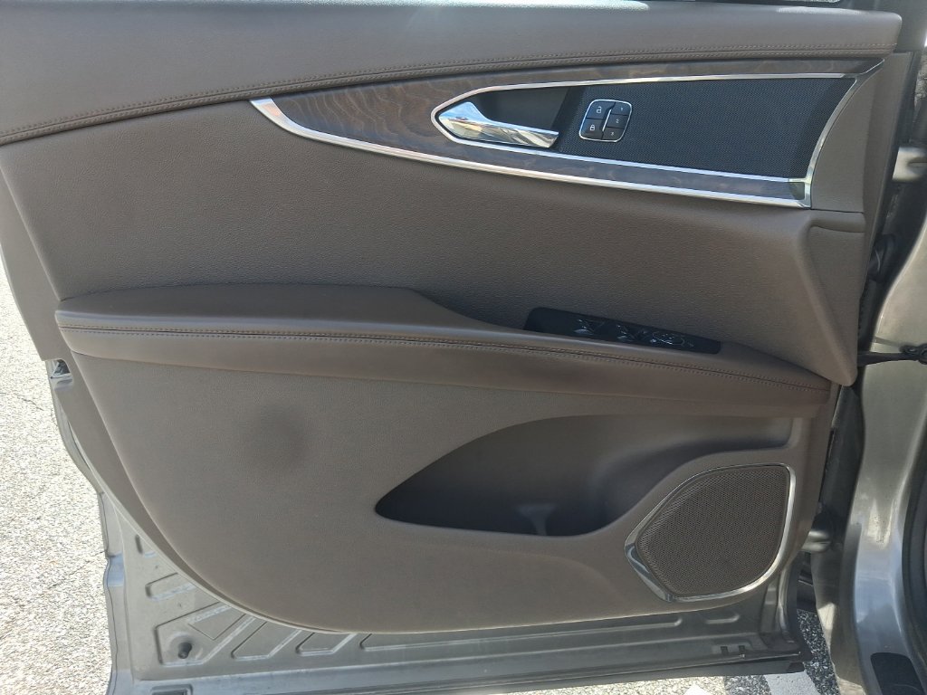 Used 2016 Lincoln MKX Reserve w/ Climate Package AWD/4WD image 24