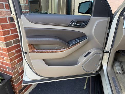 Used 2016 Chevrolet Tahoe LTZ AWD/4WD image 24