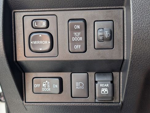 Used 2019 Toyota Tundra SR5 w/ TRD Off Road Package AWD/4WD image 23