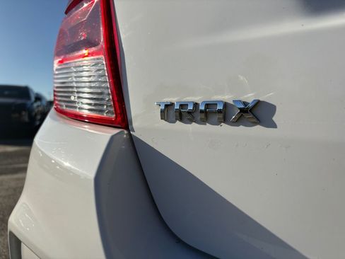 Used 2022 Chevrolet Trax LS w/ Tint and Cruise Package image 10