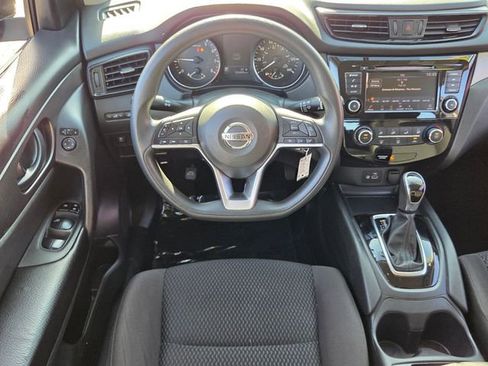 Used 2019 Nissan Rogue Sport S image 10