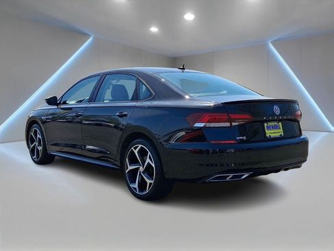 Used 2020 Volkswagen Passat 2.0T R-Line FWD image 4
