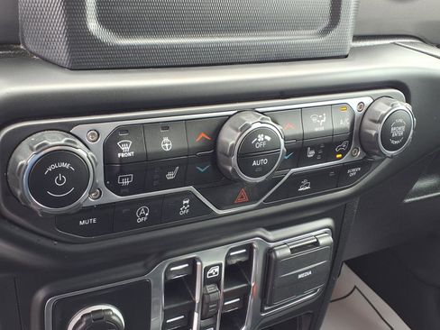 Used 2021 Jeep Wrangler Unlimited Sport image 8