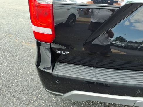 Used 2020 Ford Expedition Max XLT w/ Equipment Group 202A AWD/4WD image 5