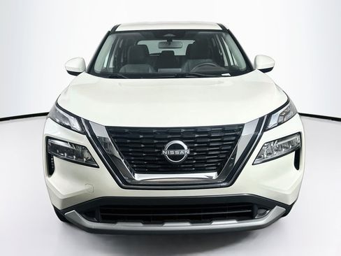 Used 2023 Nissan Rogue SV AWD/4WD image 2