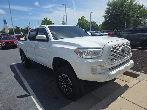 Used 2020 Toyota Tacoma SR w/ SR Convenience Package RWD image 1