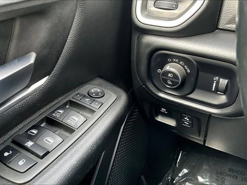 Used 2022 RAM 1500 Big Horn AWD/4WD image 16