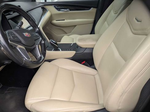 Used 2019 Cadillac XT5 AWD image 11