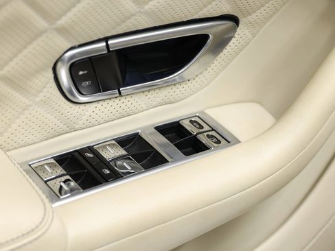 Used 2017 Bentley Continental GT image 12
