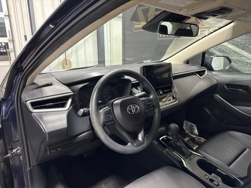 Used 2023 Toyota Corolla LE FWD image 5