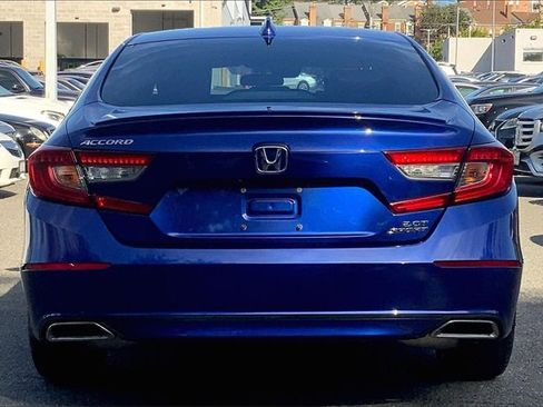 Used 2018 Honda Accord Sport image 3