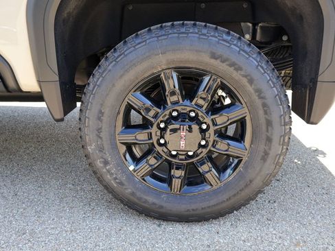 New 2026 GMC Sierra 3500 AT4 w/ AT4 Premium Plus Package AWD/4WD image 38