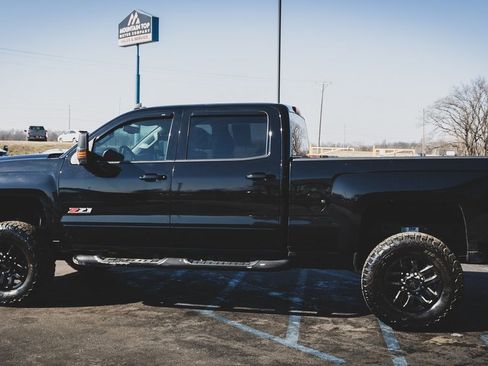 Used 2018 Chevrolet Silverado 2500 LT w/ Midnight Edition image 27