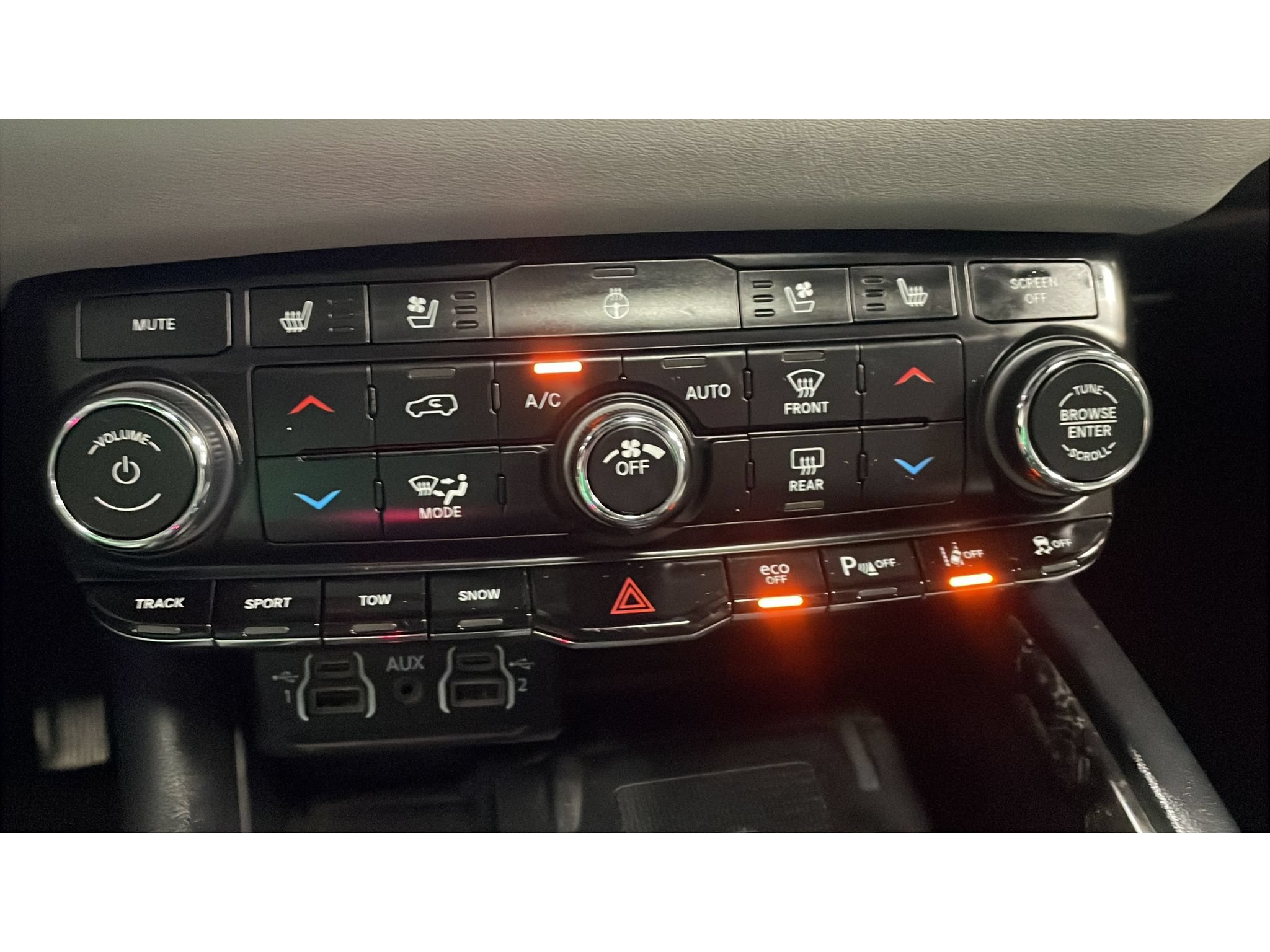 Used 2021 Dodge Durango R/T w/ Tow 'N Go Package AWD/4WD image 13