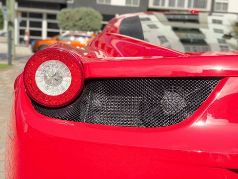 Used 2011 Ferrari 458 Italia Coupe RWD image 18