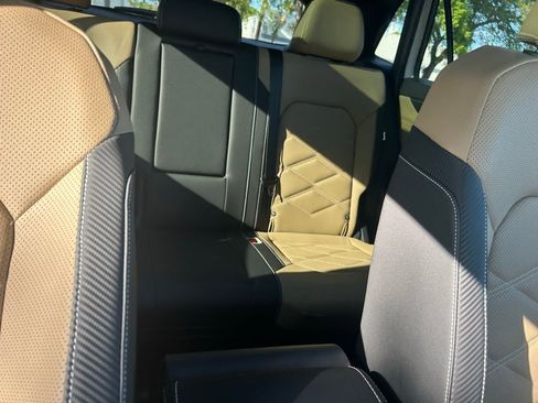 New 2026 Volkswagen Atlas Cross Sport SE FWD image 38