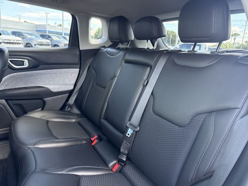 Used 2022 Jeep Compass Latitude FWD image 22