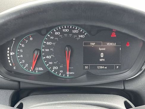 Certified 2022 Chevrolet Trax LT w/ Midnight Edition image 33