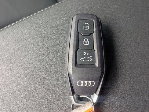 Used 2025 Audi Q5 Premium w/ Convenience Package AWD/4WD image 30