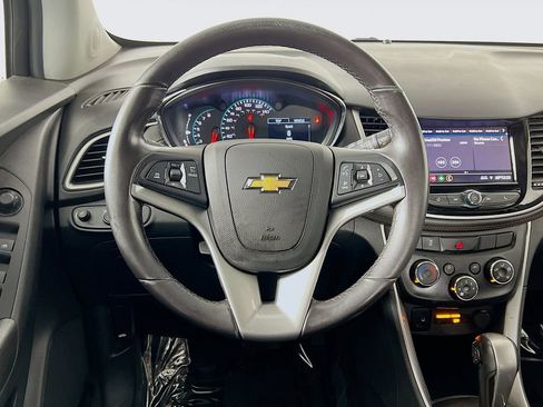 Used 2022 Chevrolet Trax LT w/ Driver Confidence Package AWD/4WD image 11