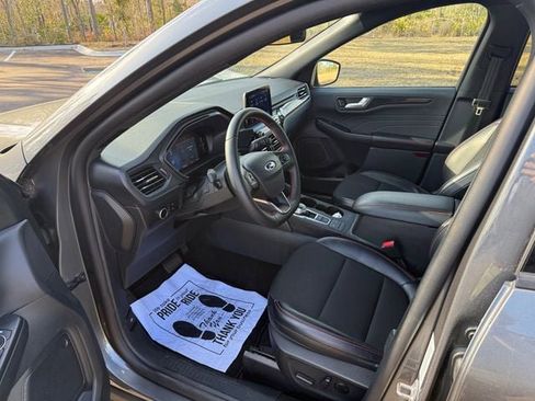 Used 2025 Ford Escape ST-Line image 3