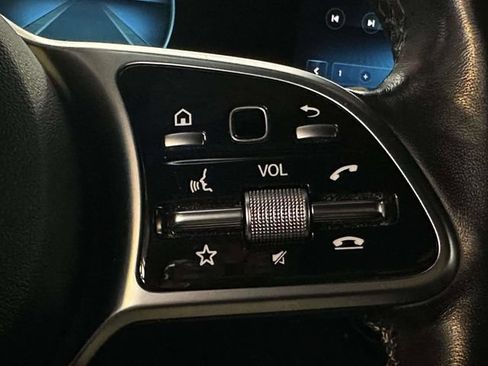 Certified 2022 Mercedes-Benz GLA 250 4MATIC image 35