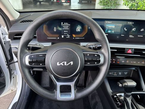 Used 2025 Kia K5 LXS FWD image 28
