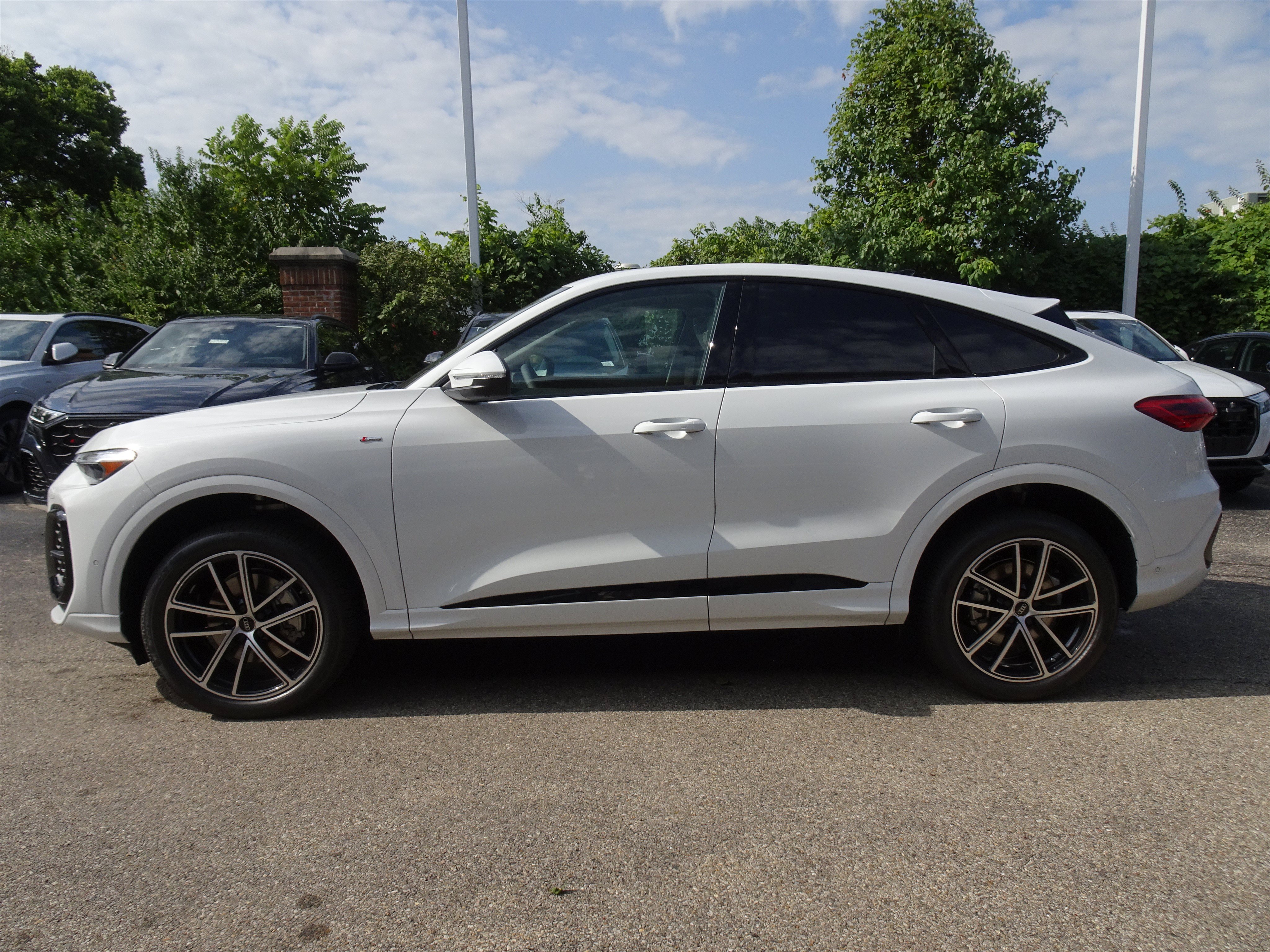 New 2026 Audi Q5 Premium Plus AWD/4WD image 2